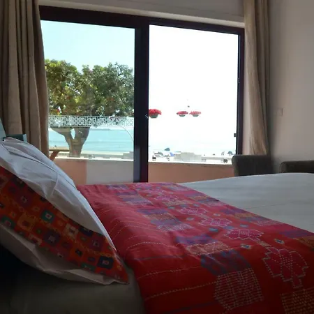 بيت شباب D'avenida